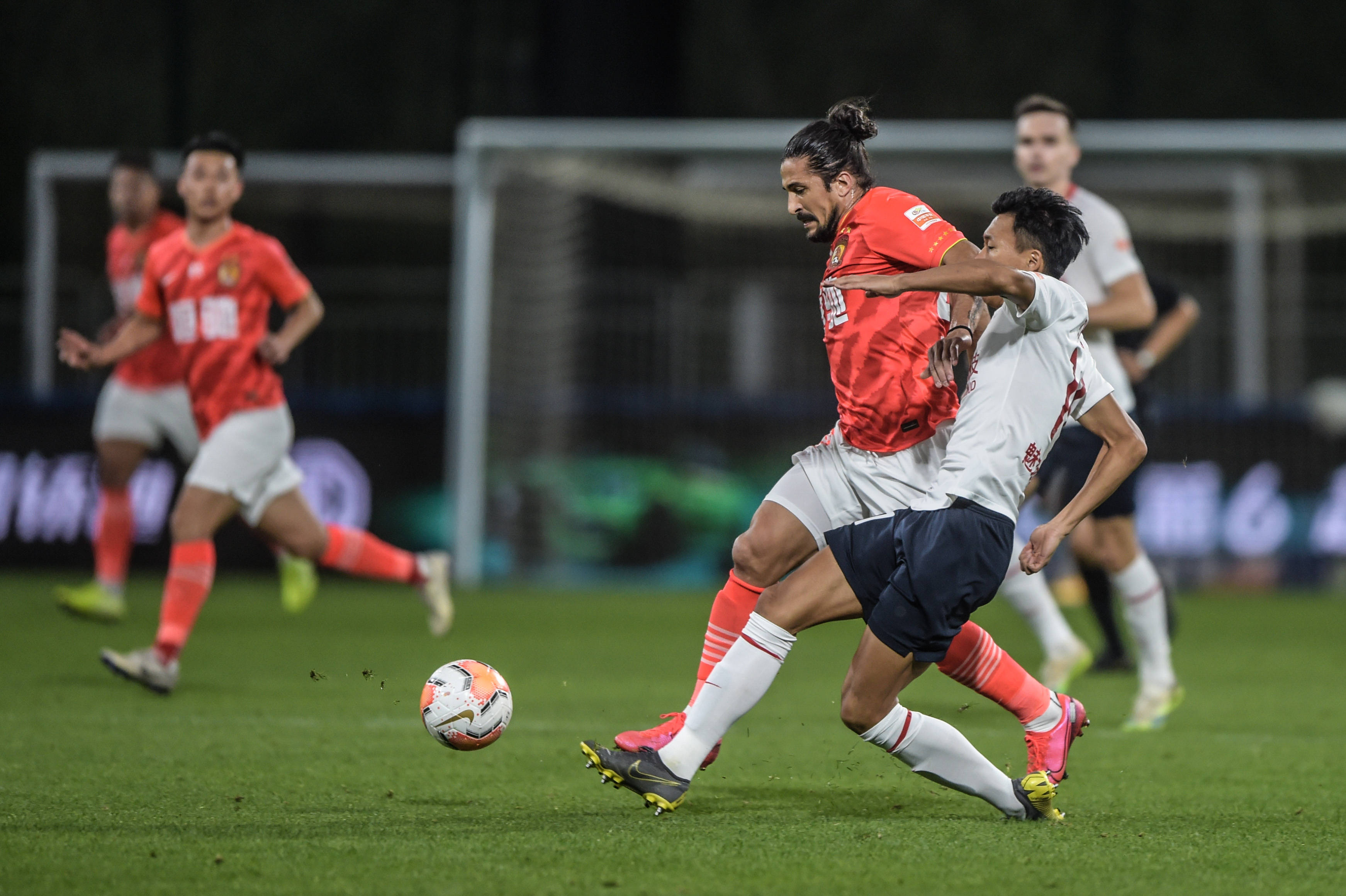 pg电子-深圳佳兆业主力中场连场进球,助球队获胜的简单介绍